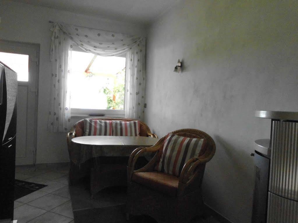 Bungalow Idylle Am See Neuruppin Dış mekan fotoğraf